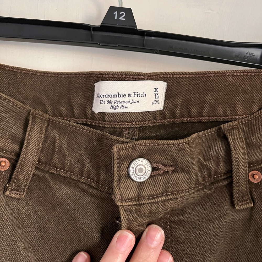 Abercrombie & Fitch Ultra High Rise 90s Straight Leg Brown Jeans Size 10 - Picture 6 of 6